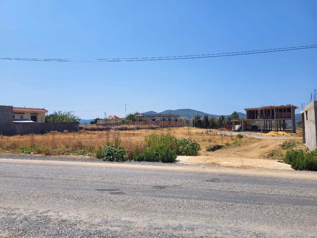 Vente de terrain à Tabarka Slaimia. 
Surface totale 300 m²