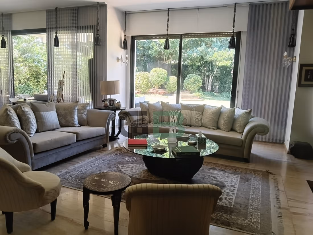 Villa 1540m² da ristrutturare 5 saloni, piscina, Anfa