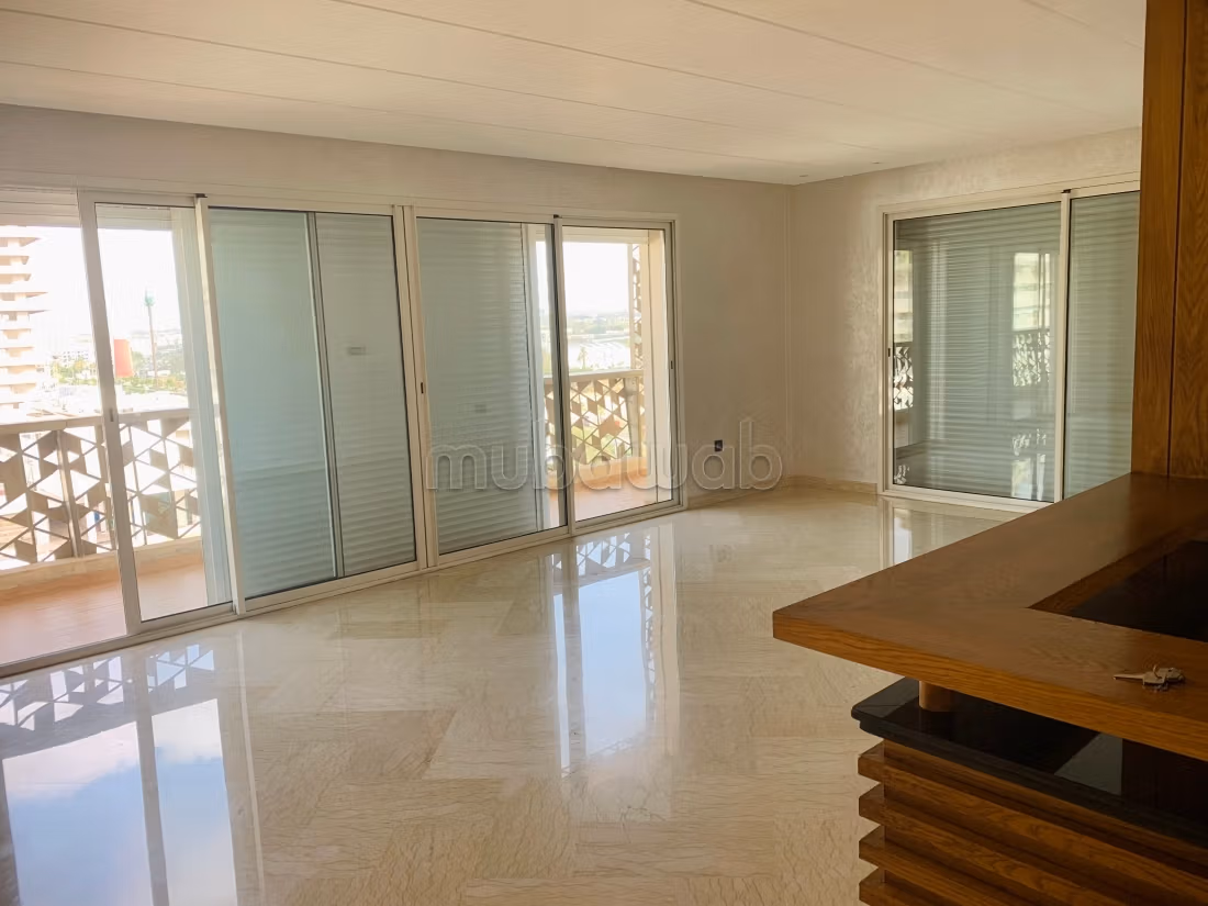 Superbe appartement vide meublé à louer à CFC — 3