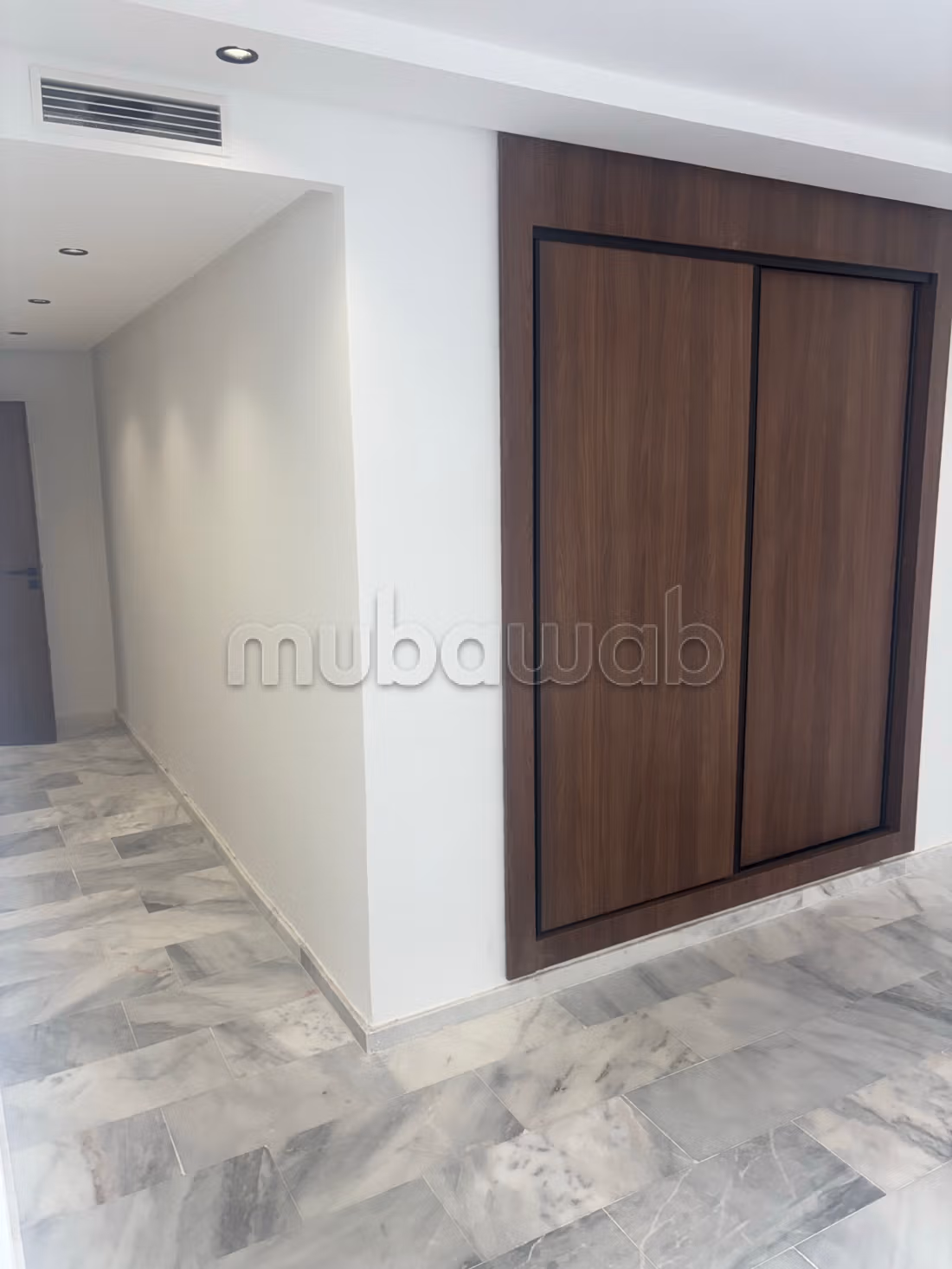 Venta de un bonito apartamento en Franceville. Superficie total de 72 m². Con ascensor y terraza