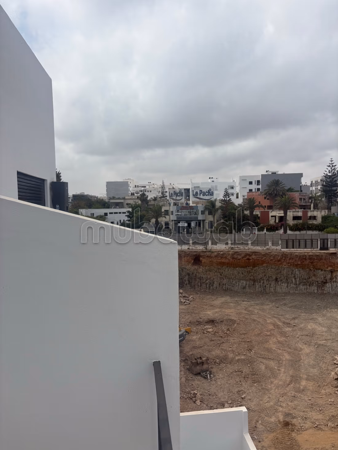 Venta de un bonito apartamento en Franceville. Superficie total de 72 m². Con ascensor y terraza