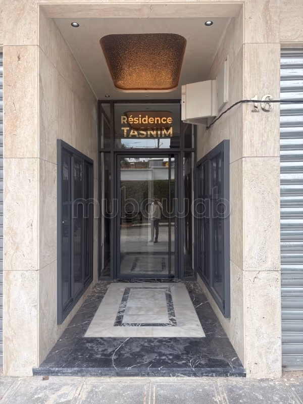 Vente d'un bel appartement à Franceville.
Surface totale 72 m².
Avec ascenseur et terrasse