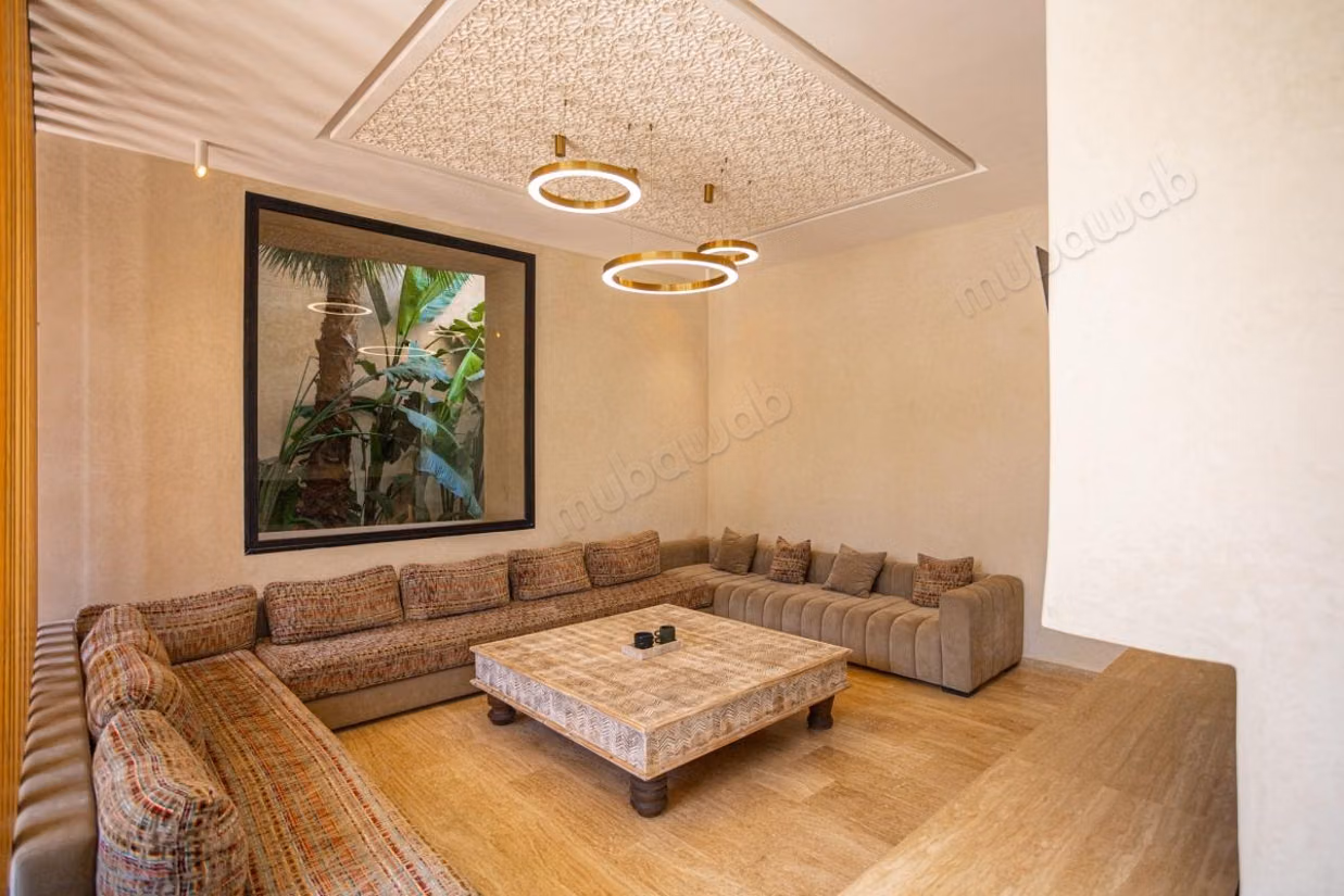 Maison de luxe à vendre à Amelkis. 
Surface totale 550 m². 
Bien meublé