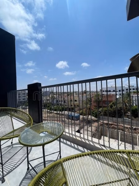 Nieuwe gemeubileerde appartement met terras