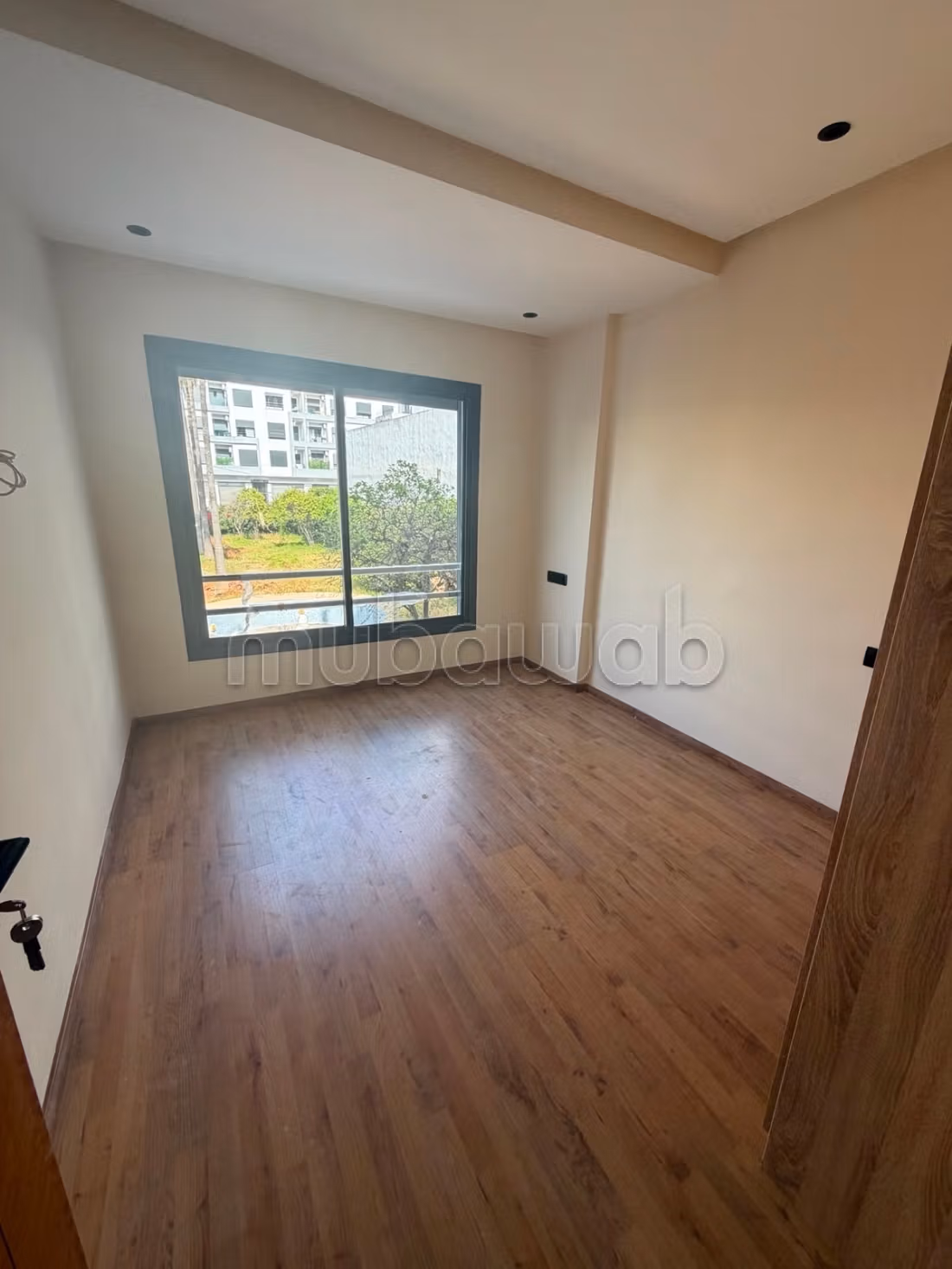 Bel appartement neuf à louer — 4