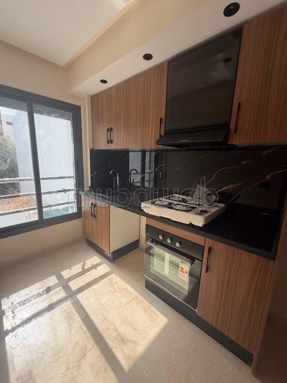 Bel appartement neuf à louer — 6