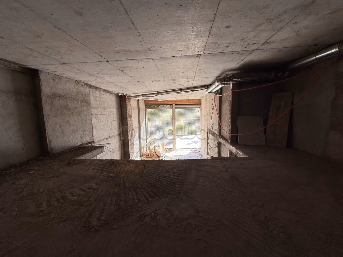 Beau local à vendre à Guéliz. 
Superficie 206 m²