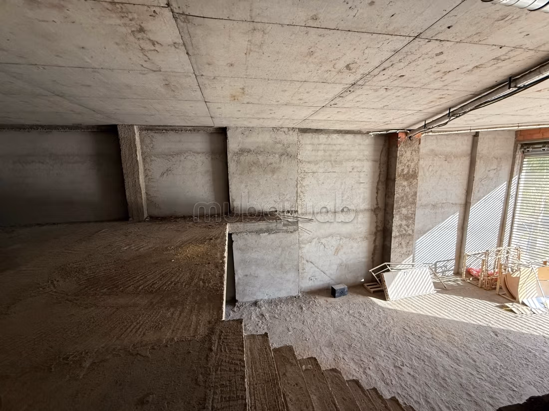 Beau local à vendre à Guéliz. 
Superficie 206 m²