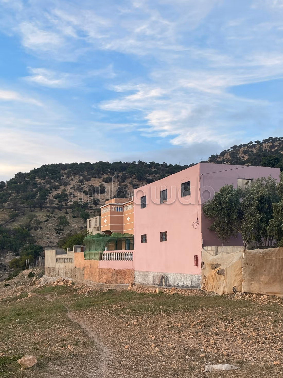 Due lotti contigui di 144 m² con deposito
