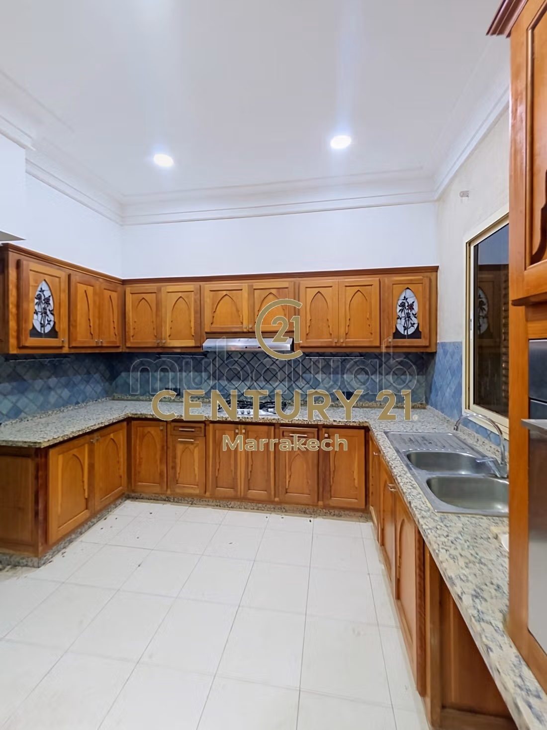 Villa with traditional charm, pool, and hammam