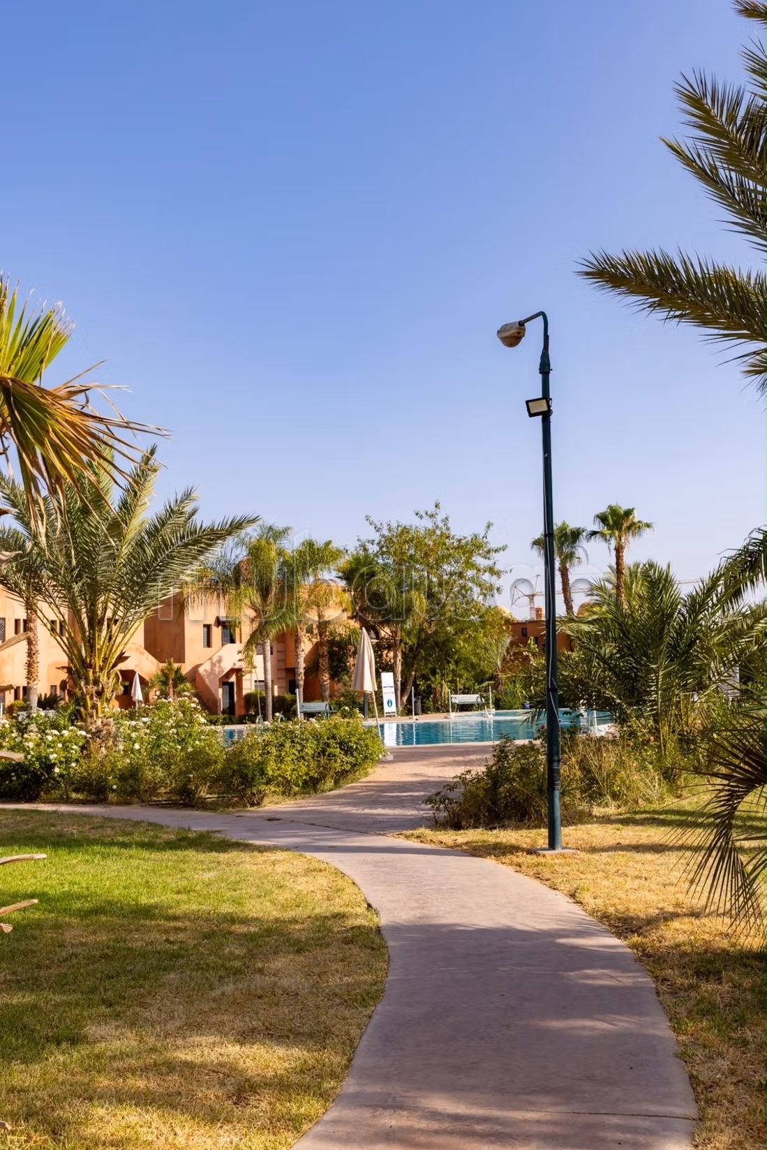 Appartamento con 1 camera da letto al piano giardino in vendita in via Fès, piscina comune