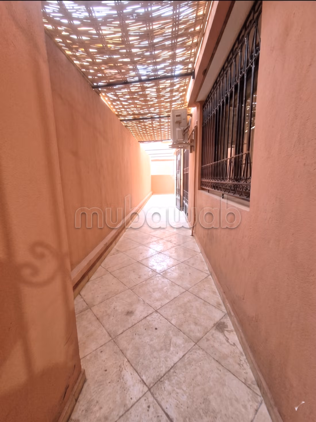 Apartment for sale in Camp Al Ghoul. 4 comfortable rooms. Reinforced door and double glazing