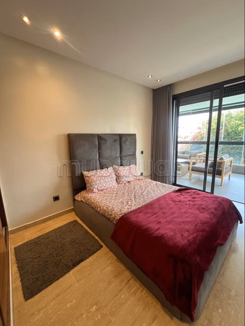 Appartamento arredato con 3 camere in affitto a Dar Bouazz
