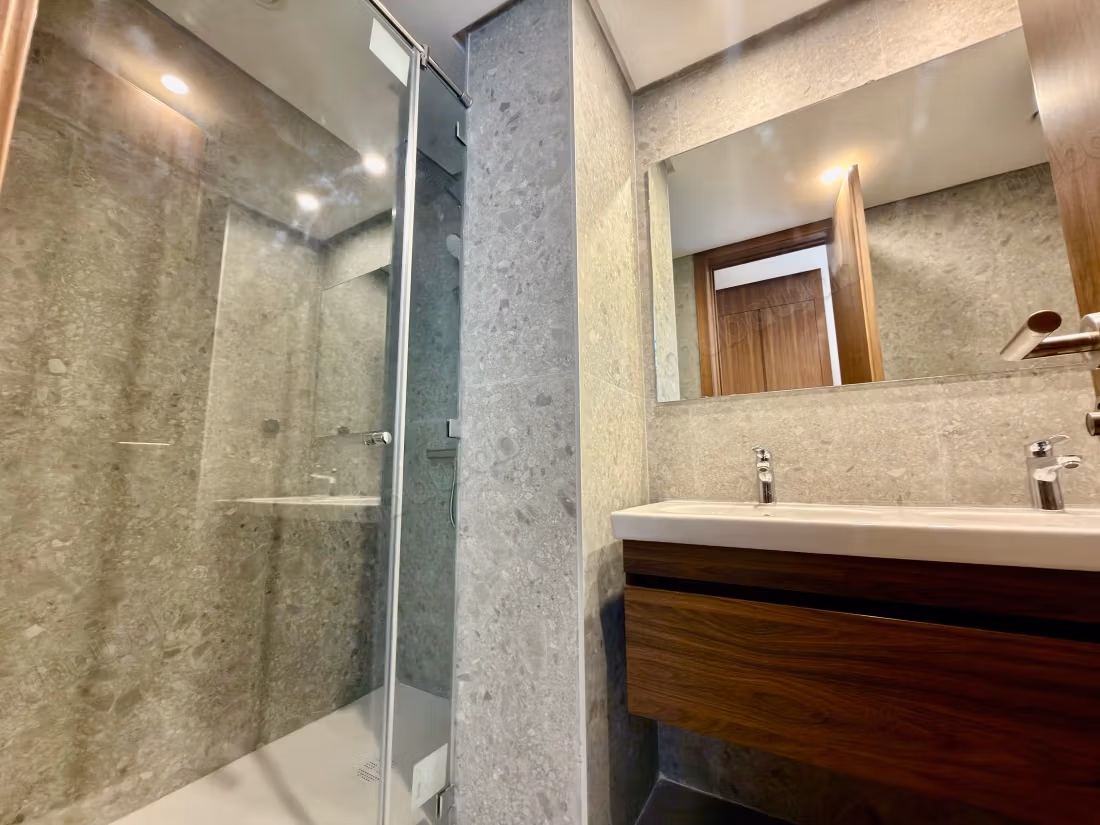 Appartement deux chambres non meublé a louer 
CFC