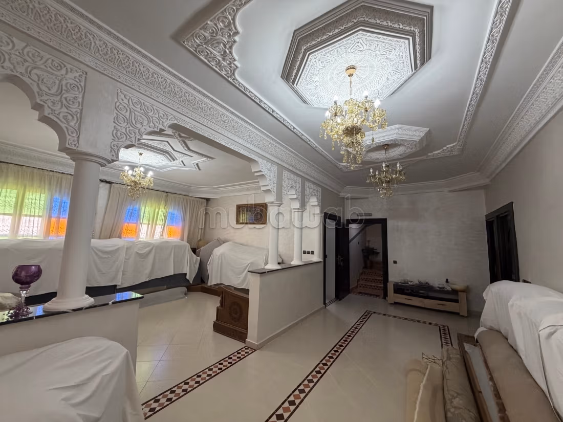 Casa modelo con 3 niveles en venta