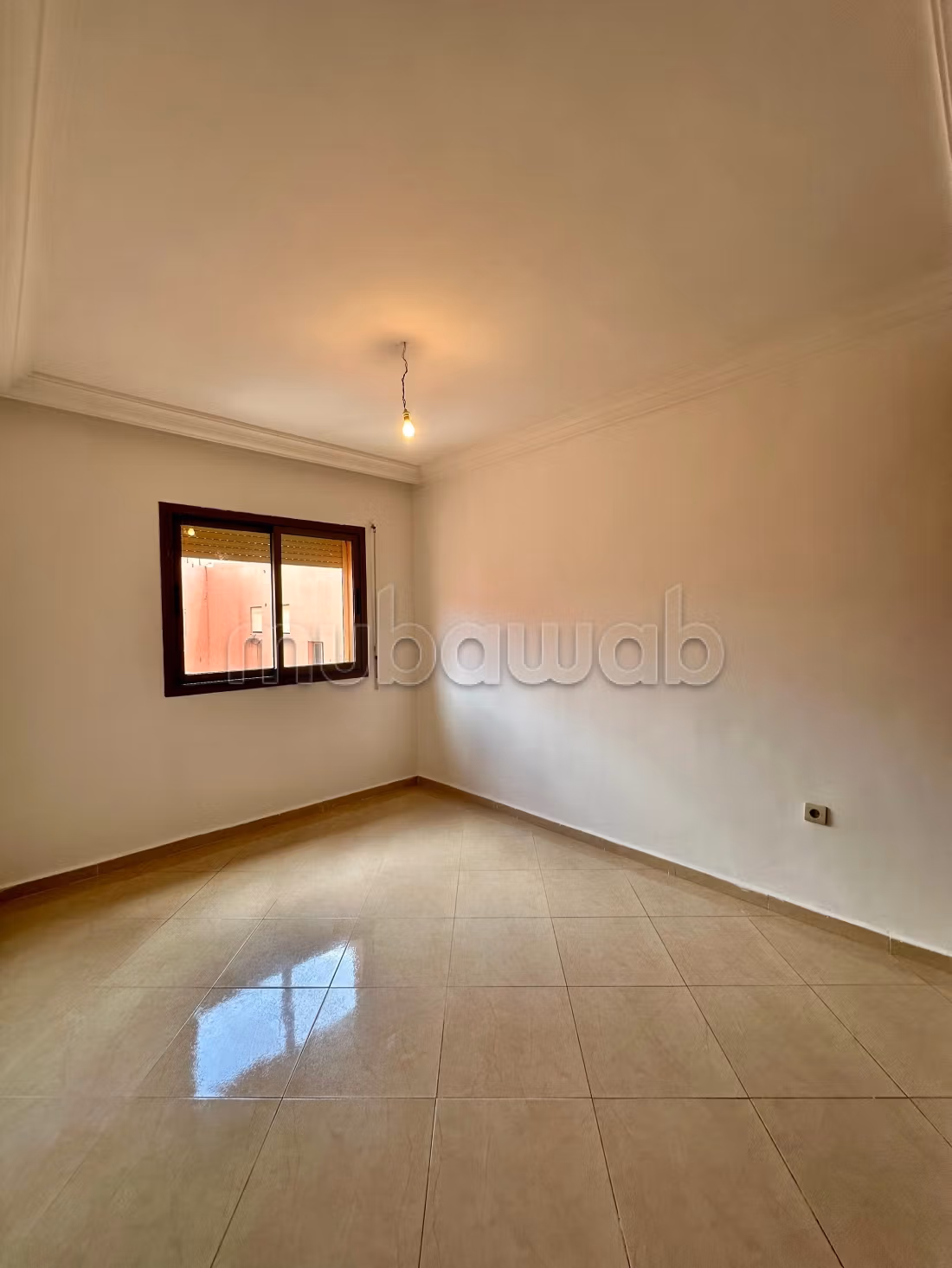 Appartement à vendre à Mabrouka. 2 pièces. Avec ascenseur et balcon — 3