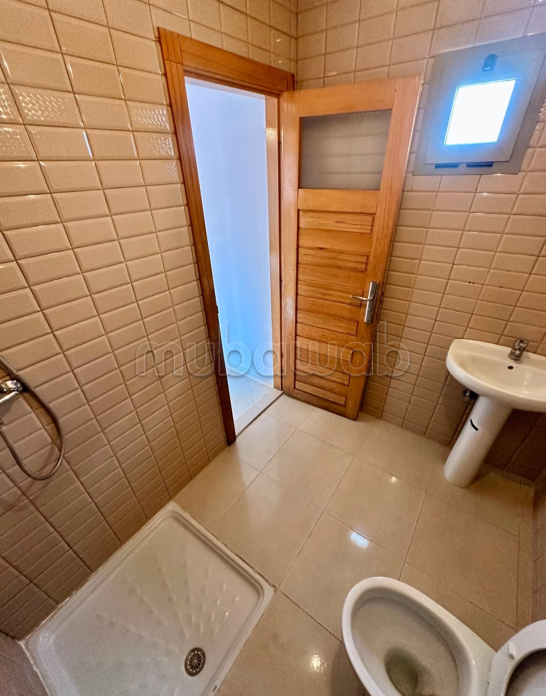 Appartement à vendre à Mabrouka. 2 pièces. Avec ascenseur et balcon — 6