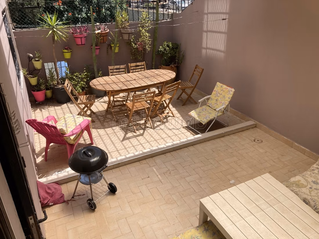 Appartamento in affitto a Hay Chrifa. Superficie di 75 m². Arredato