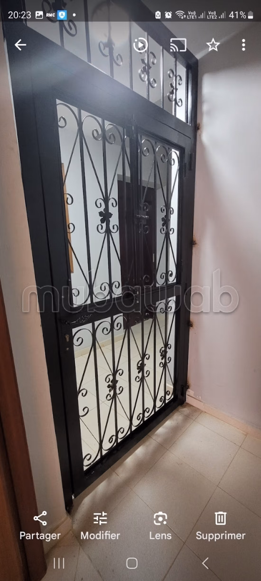 Apparemment a vendre