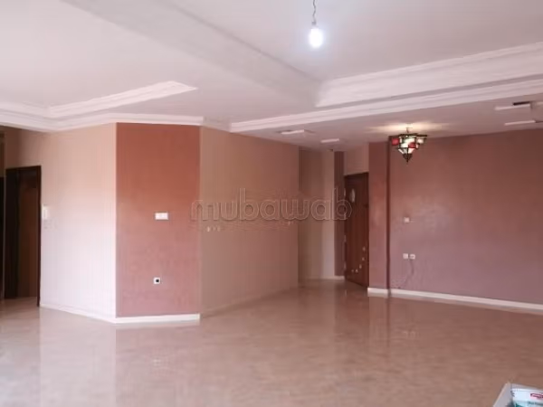 Apartment on Main Avenue