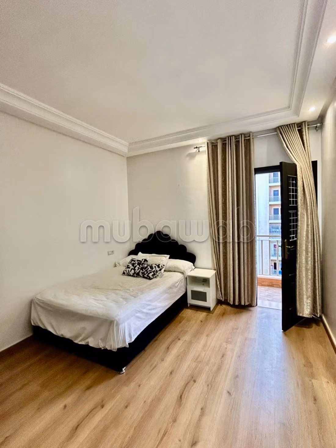 Louez cet appartement à avenue mimousas pres de moulay ismail. 3 chambres. Meublé