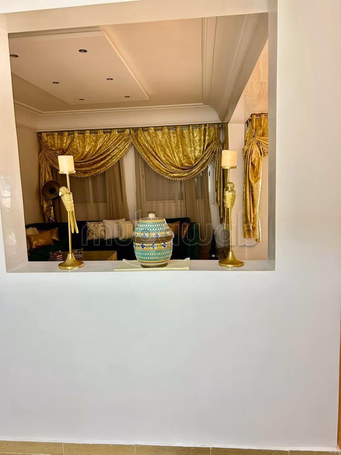 Louez cet appartement à avenue mimousas pres de moulay ismail. 3 chambres. Meublé