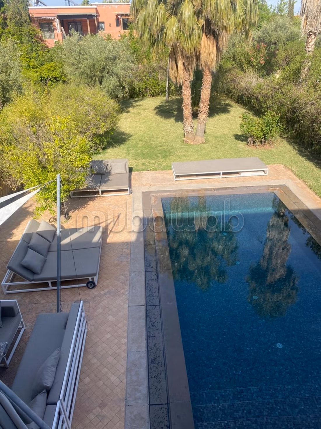 Luxury villa on a 1.1 hectare plot