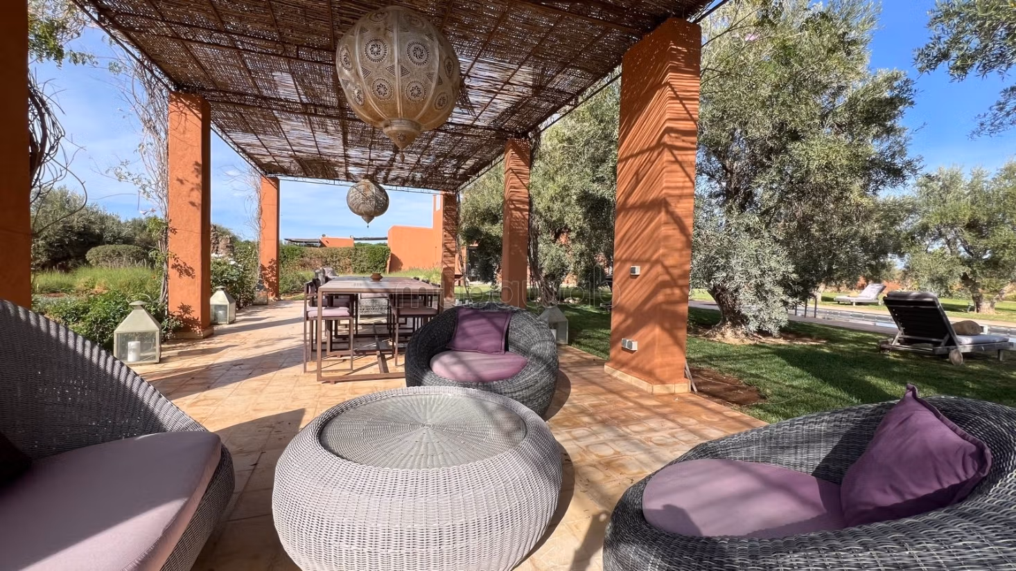Luxury villa on a 1.1 hectare plot