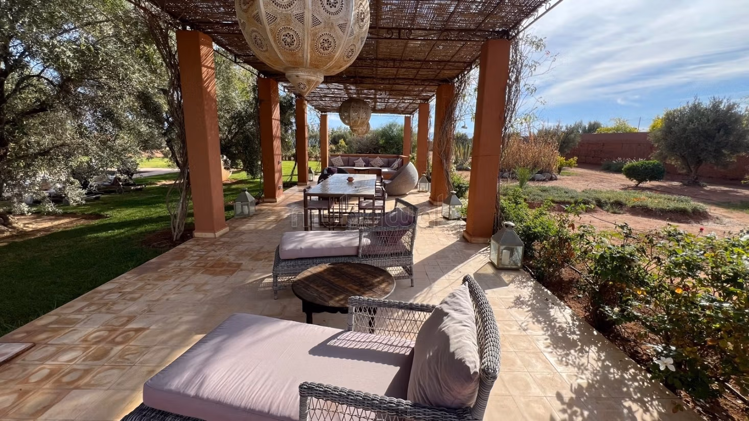 Luxury villa on a 1.1 hectare plot
