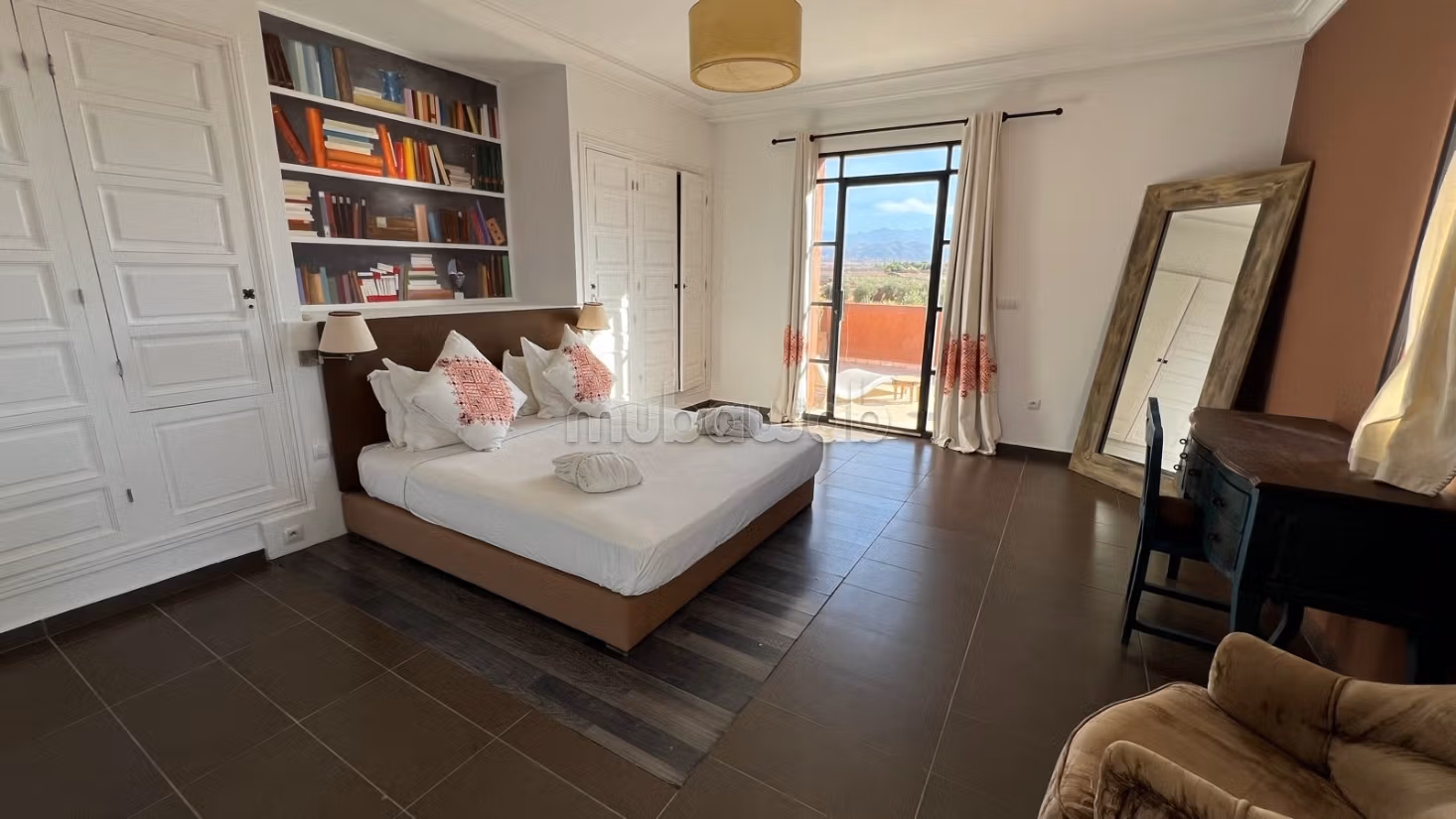 Luxury villa on a 1.1 hectare plot