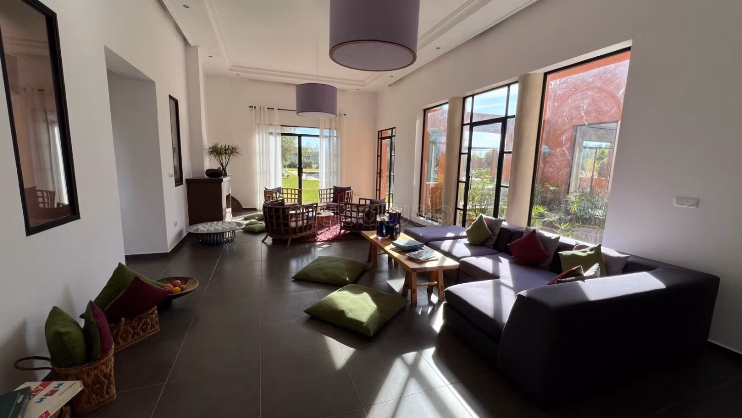 Luxury villa on a 1.1 hectare plot