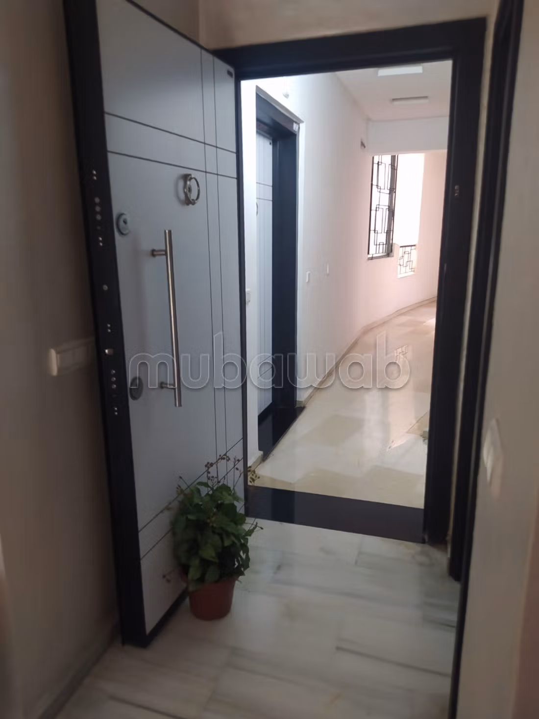 Very nice sunny apartment all the time with a view of street 2, registered facade