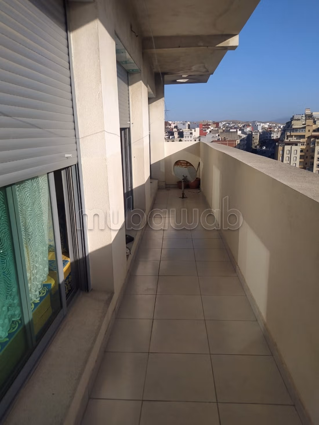 Very nice sunny apartment all the time with a view of street 2, registered facade