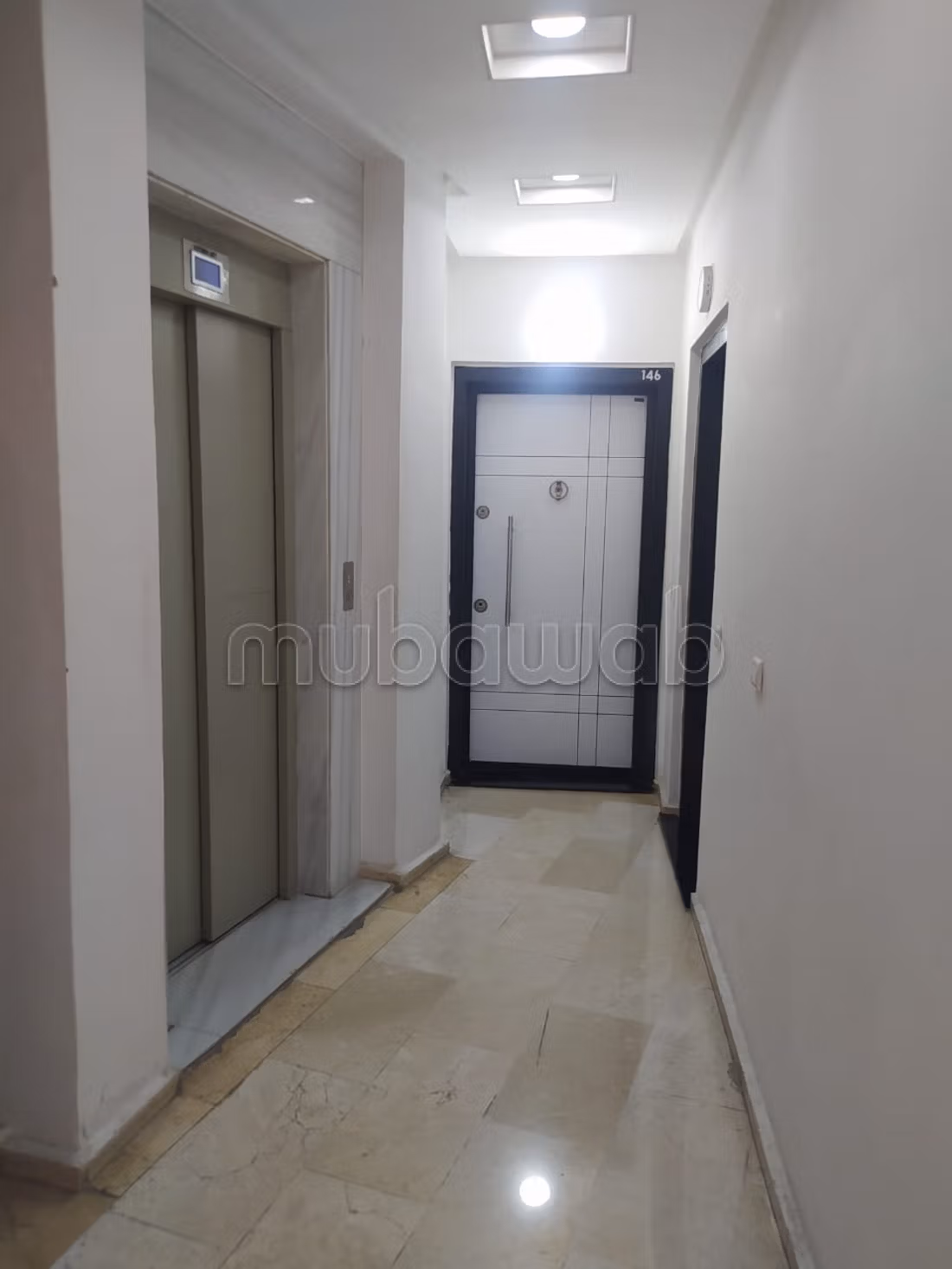 Very nice sunny apartment all the time with a view of street 2, registered facade