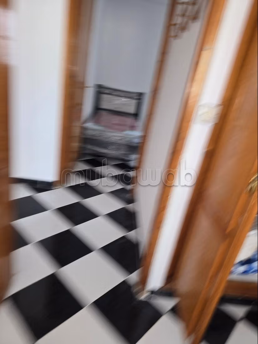 Vente d'un bel appartement à Ksar el Kébir. 3 chambres. Salon Marocain et antenne parabolique