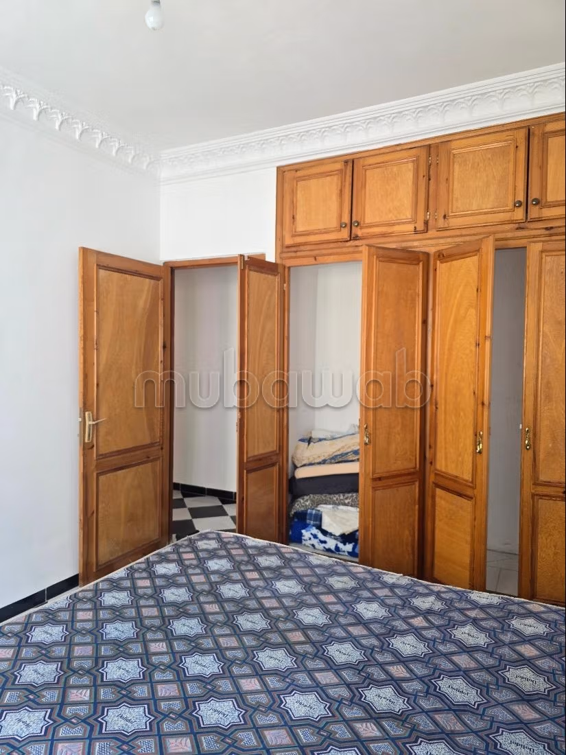 Vente d'un bel appartement à Ksar el Kébir. 3 chambres. Salon Marocain et antenne parabolique