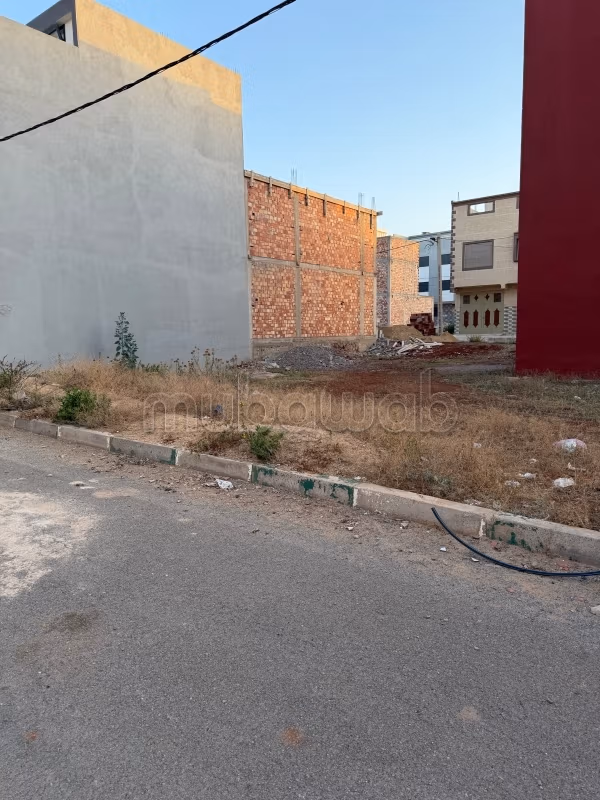 Terrain en vente à Berkane. 
Surface totale 100 m²
