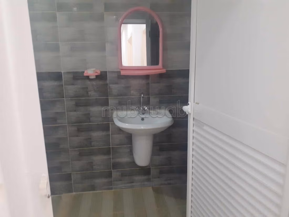 Luxury house for sale. 15 comfortable rooms. Quiet environment with sea view, central heating
