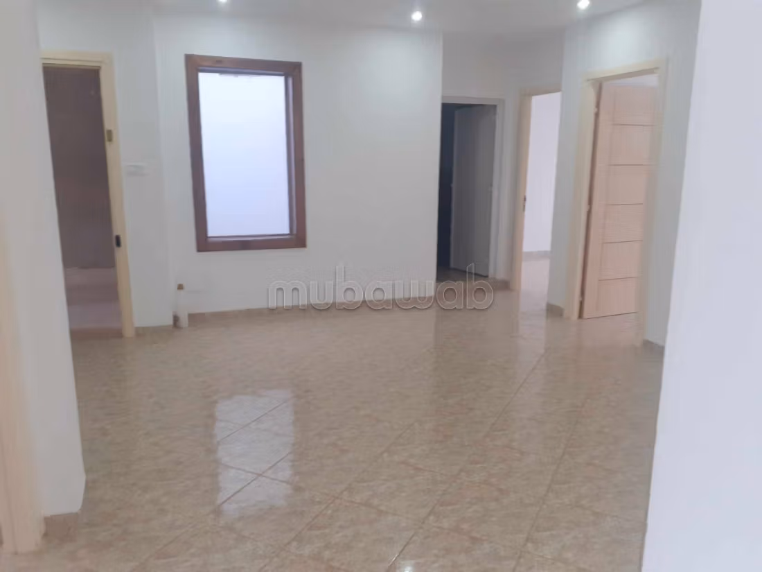 Luxury house for sale. 15 comfortable rooms. Quiet environment with sea view, central heating