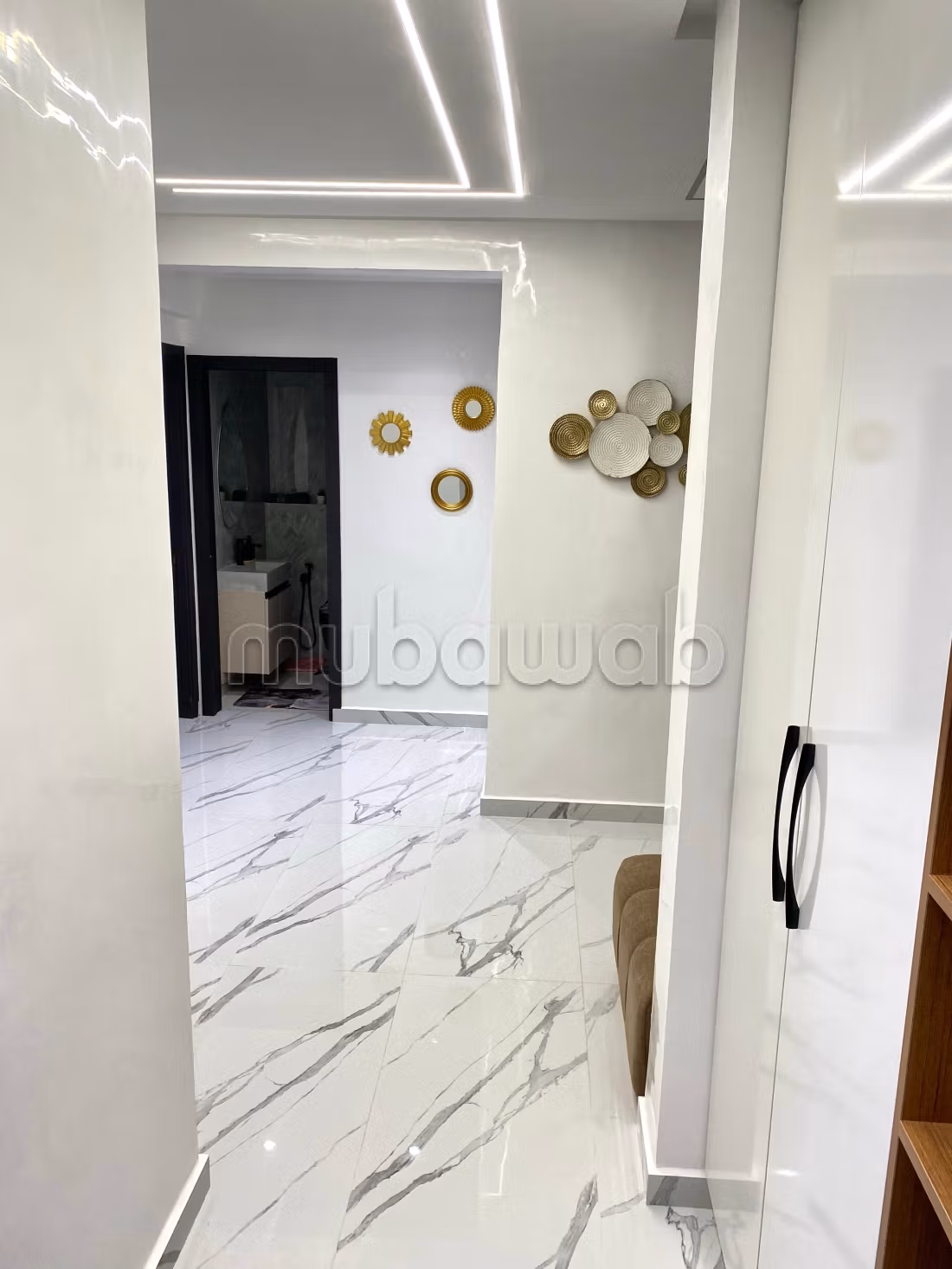 Ottimo appartamento in affitto a Hay Mohammadi. 3 camere confortevoli. Arredato