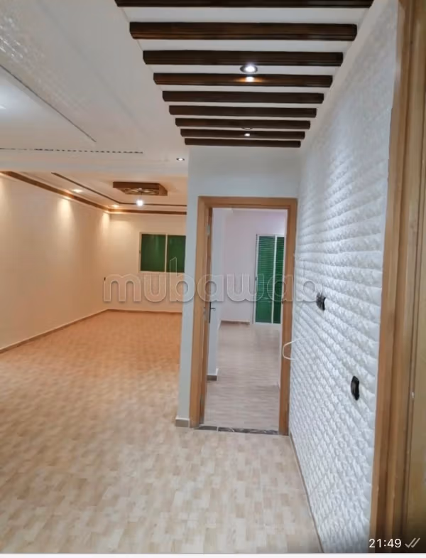 Venta de un bonito apartamento en Hay Moulay Ismail. 2 bonitas habitaciones. Bonita terraza y jardín
