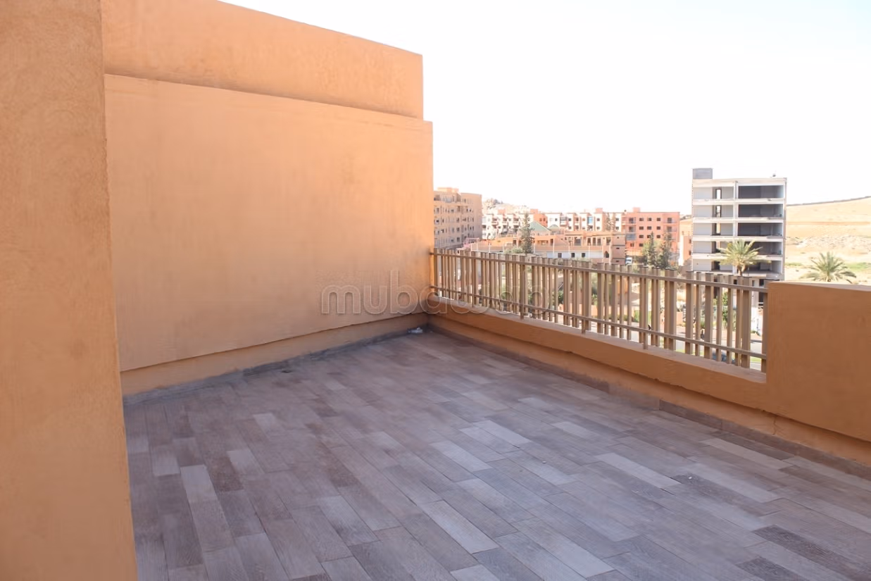 Duplex met drie slaapkamers en terras