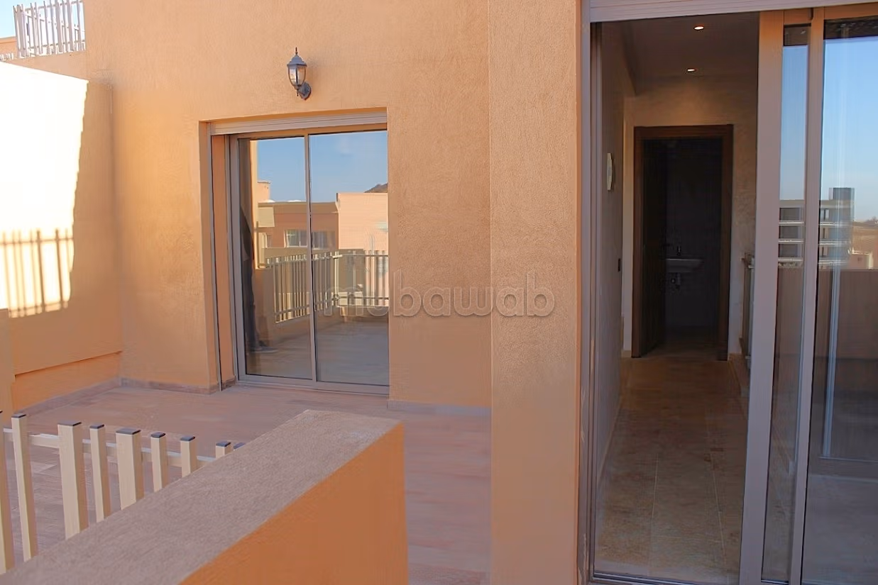 Duplex met drie slaapkamers en terras
