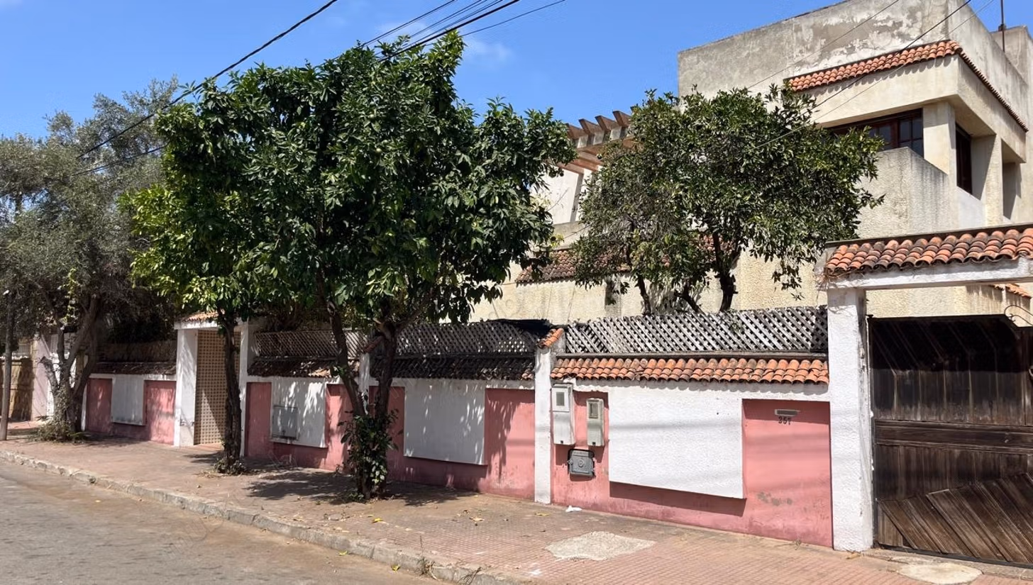 In vendita splendida villa a Bir Rami Est di 598 m²