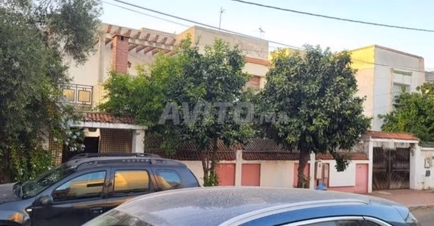 A vendre superbe villa à bir rami est de 598 m²