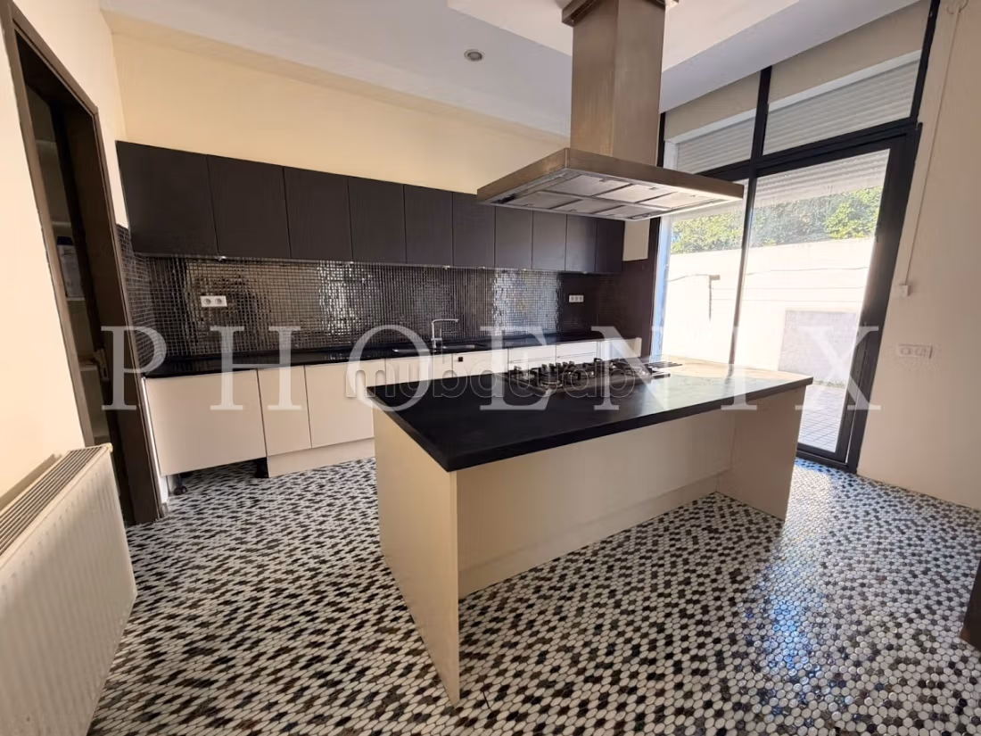 Villa S4 con piscina a La Marsa