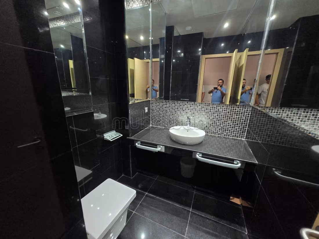 Maison de luxe à vendre à Ville Verte. 5 pièces. Cheminée, piscine