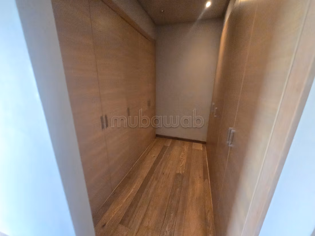 Maison de luxe à vendre à Ville Verte. 5 pièces. Cheminée, piscine