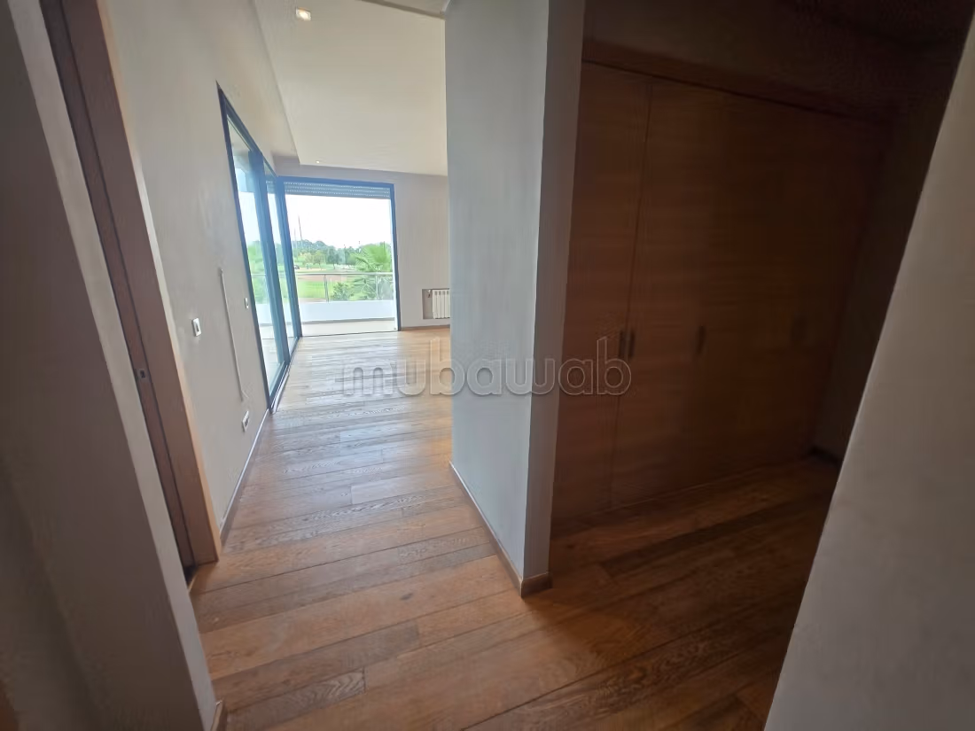 Maison de luxe à vendre à Ville Verte. 5 pièces. Cheminée, piscine