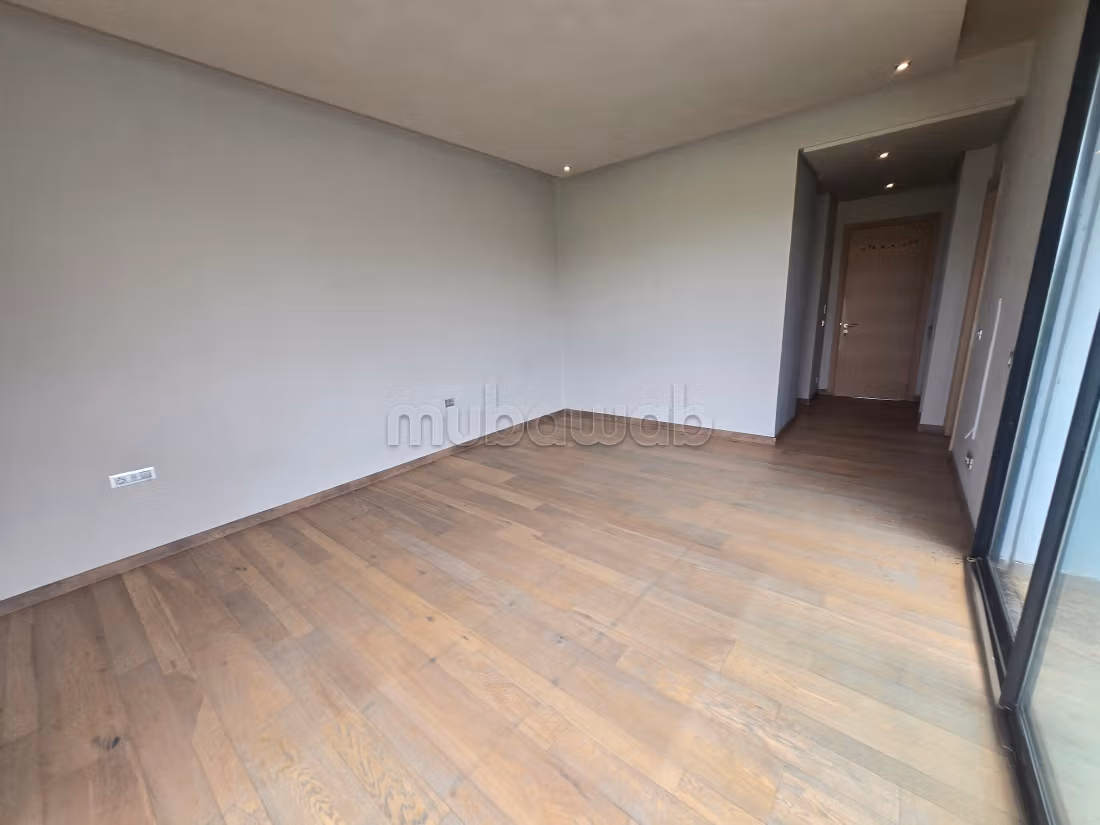Maison de luxe à vendre à Ville Verte. 5 pièces. Cheminée, piscine
